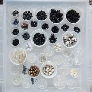 👉*HUGE* BUNDLE of BEADS! NEUTRAL COLORS! BLACK, WHITE, CLEAR, ETC. ALL SHAPES!